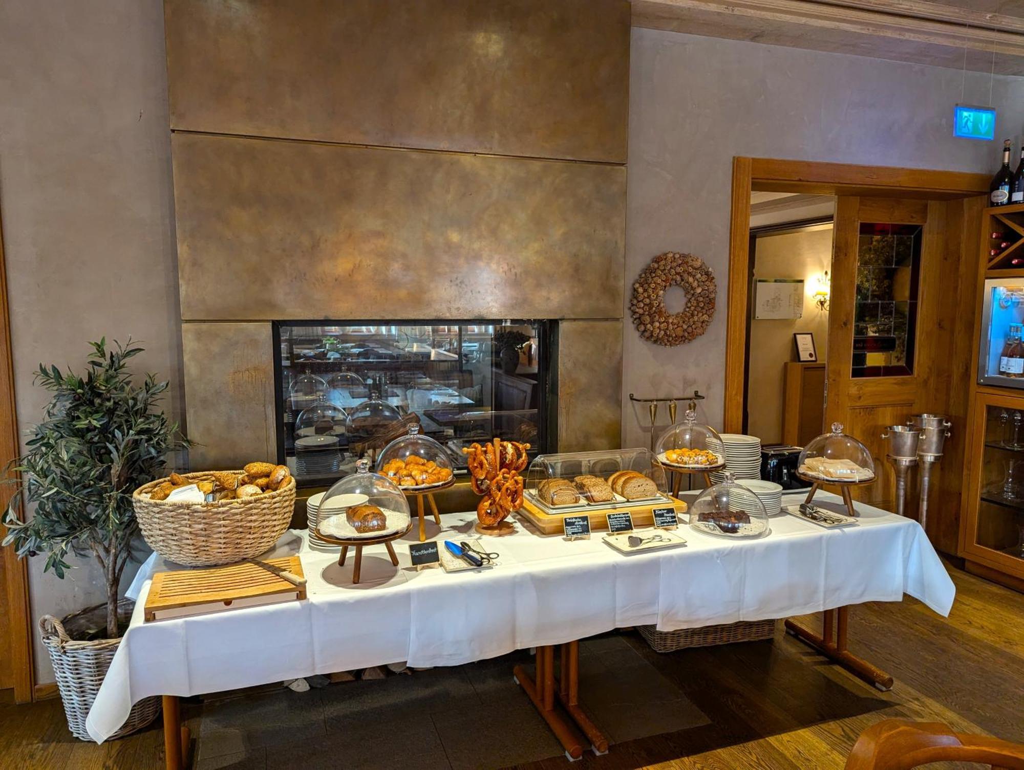 Bauer Hotel Und Restaurant Фельдкирхен Экстерьер фото